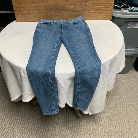 J Crew size 28 non distressed jeans medium wash mid rise skinny fit - Picture 8 of 9